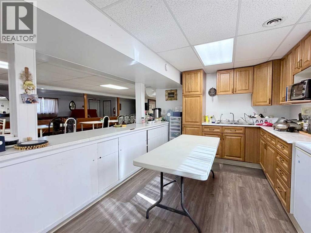4706 50 Street Property Photo 4