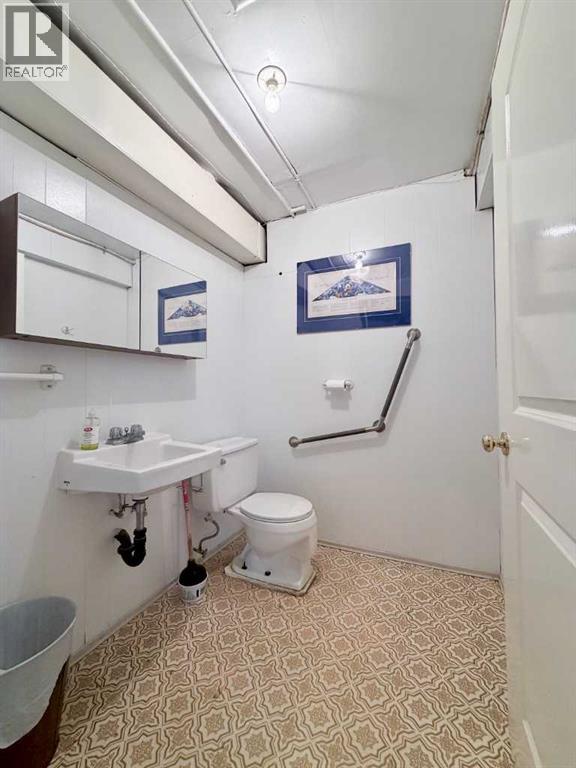 4706 50 Street Property Photo 8
