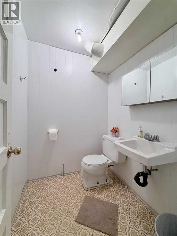 4706 50 Street Property Photo 9