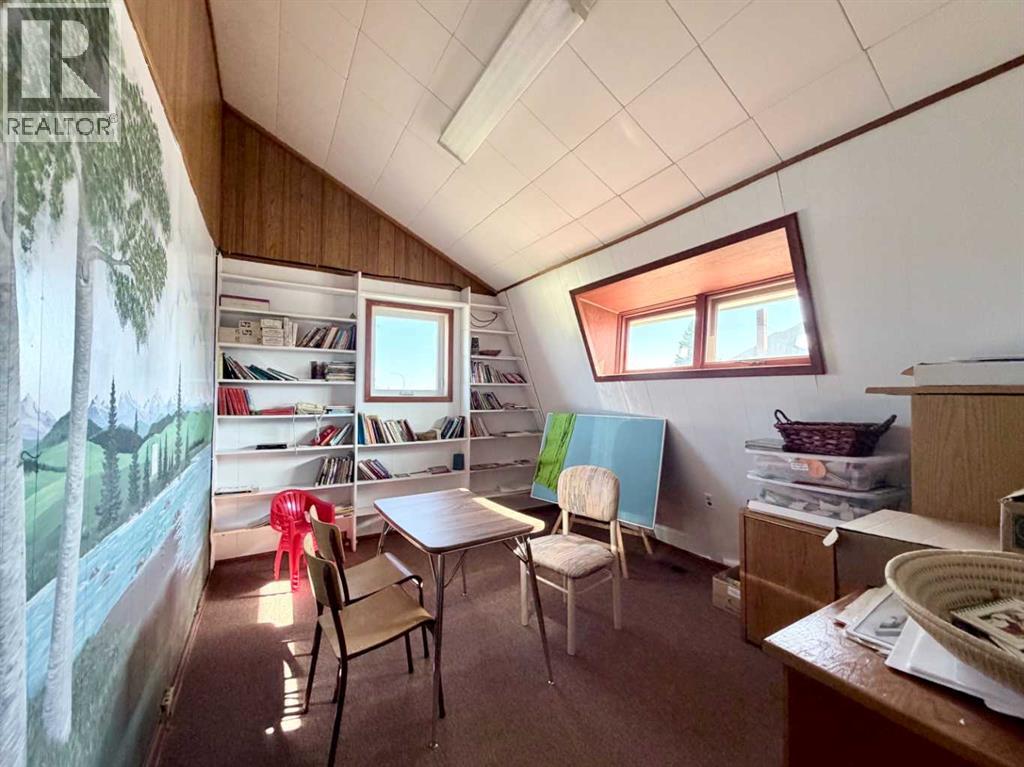 4706 50 Street Property Photo 15