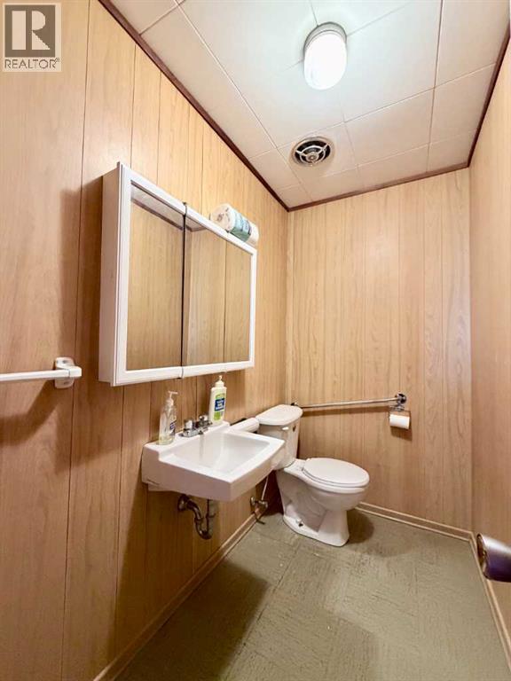 4706 50 Street Property Photo 16