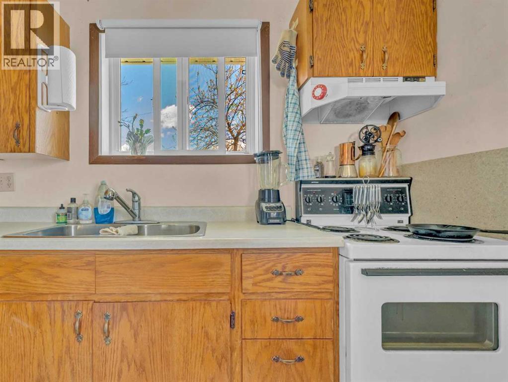 437 3 Avenue Property Photo 7
