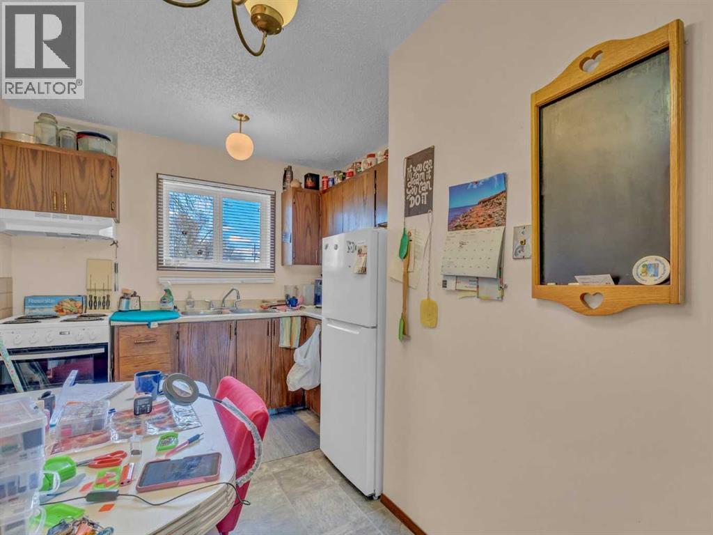 437 3 Avenue Property Photo 14