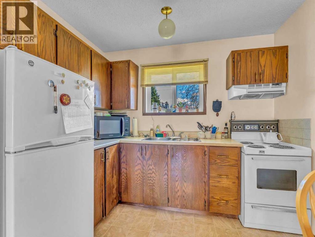 437 3 Avenue Property Photo 24