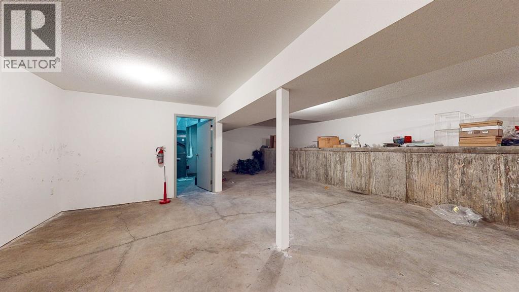 649 3 Street Se Property Photo 21