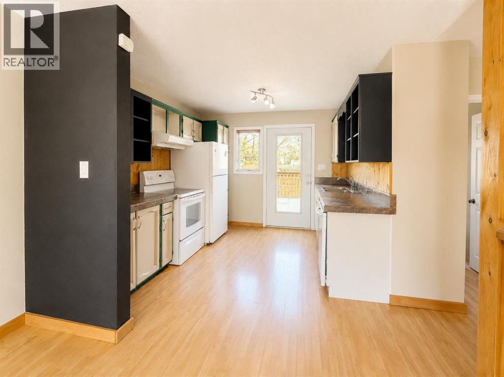 5015 Day Street Property Photo 6