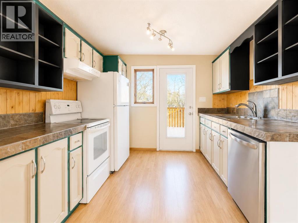 5015 Day Street Property Photo 7