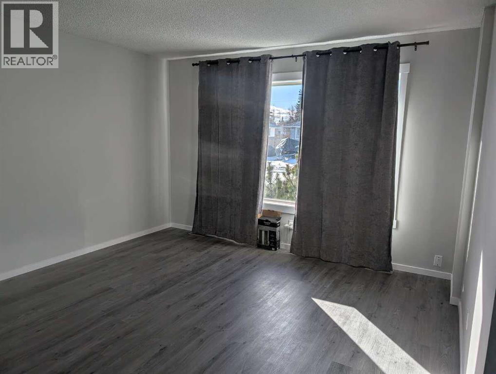 1106 39 Street Se Property Photo 10