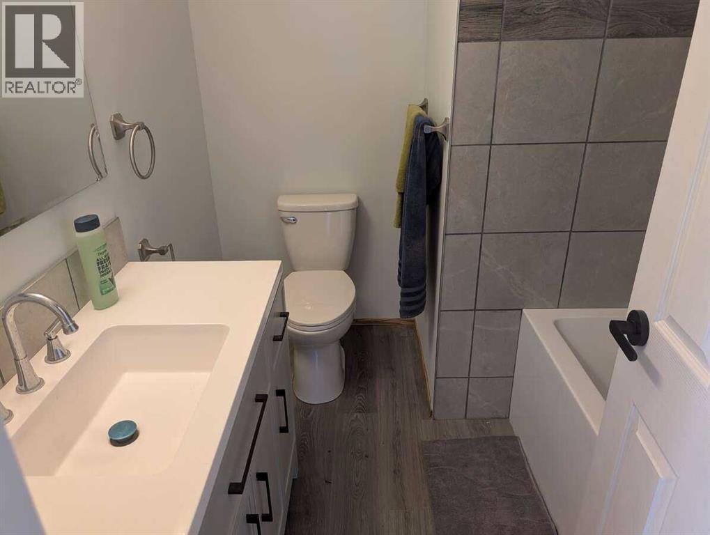 1106 39 Street Se Property Photo 13
