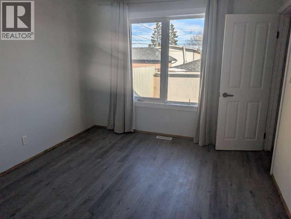 1106 39 Street Se Property Photo 14