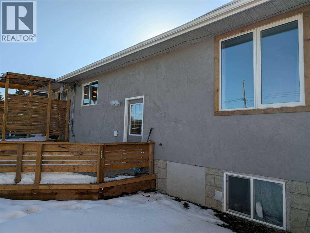1106 39 Street Se Property Photo 25