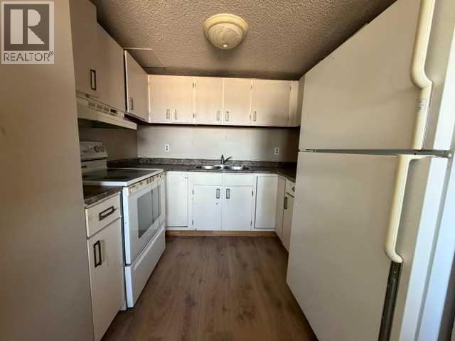 5231 6 Avenue Property Photo 2