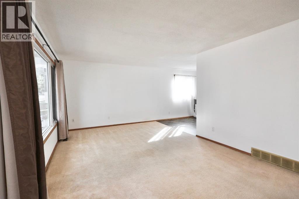 59 Greenbrook Drive E Property Photo 3