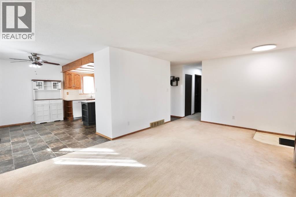 59 Greenbrook Drive E Property Photo 6