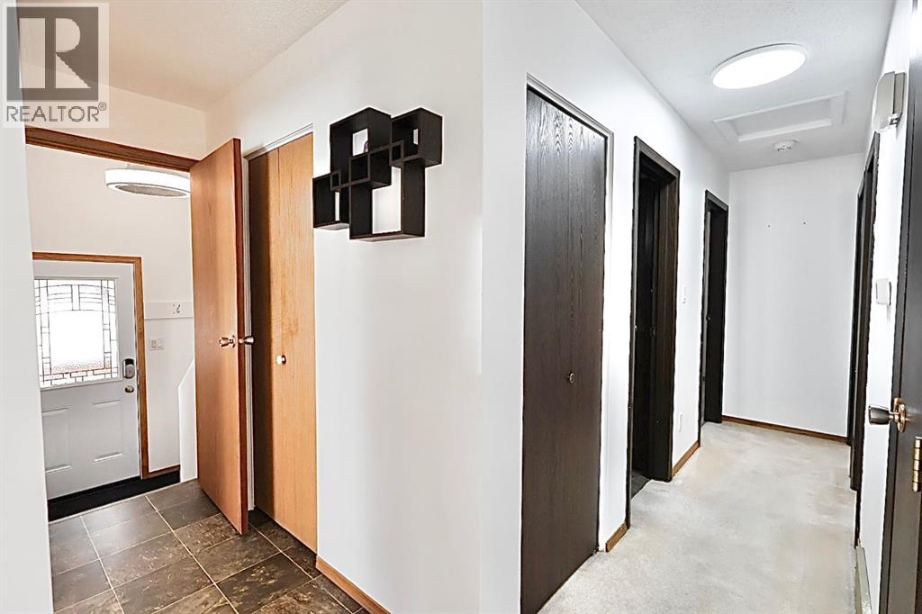 59 Greenbrook Drive E Property Photo 16