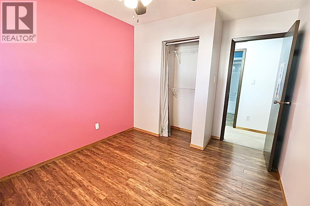 59 Greenbrook Drive E Property Photo 20