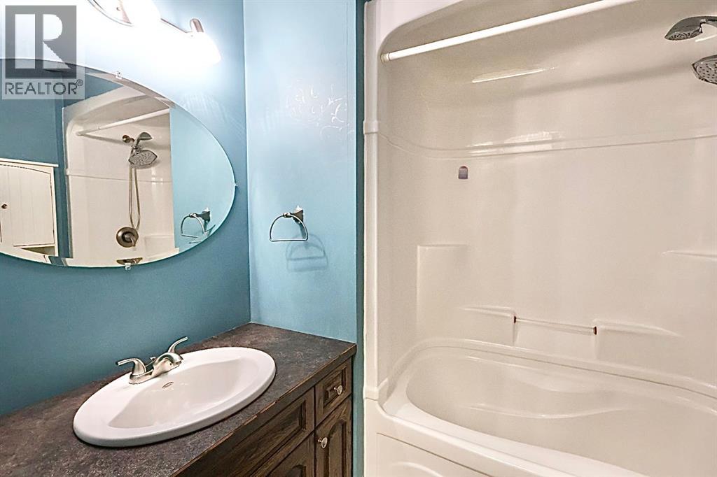 59 Greenbrook Drive E Property Photo 24