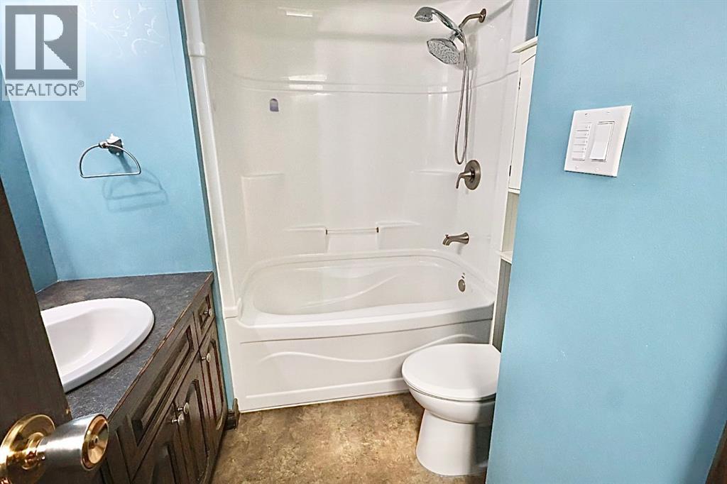 59 Greenbrook Drive E Property Photo 25