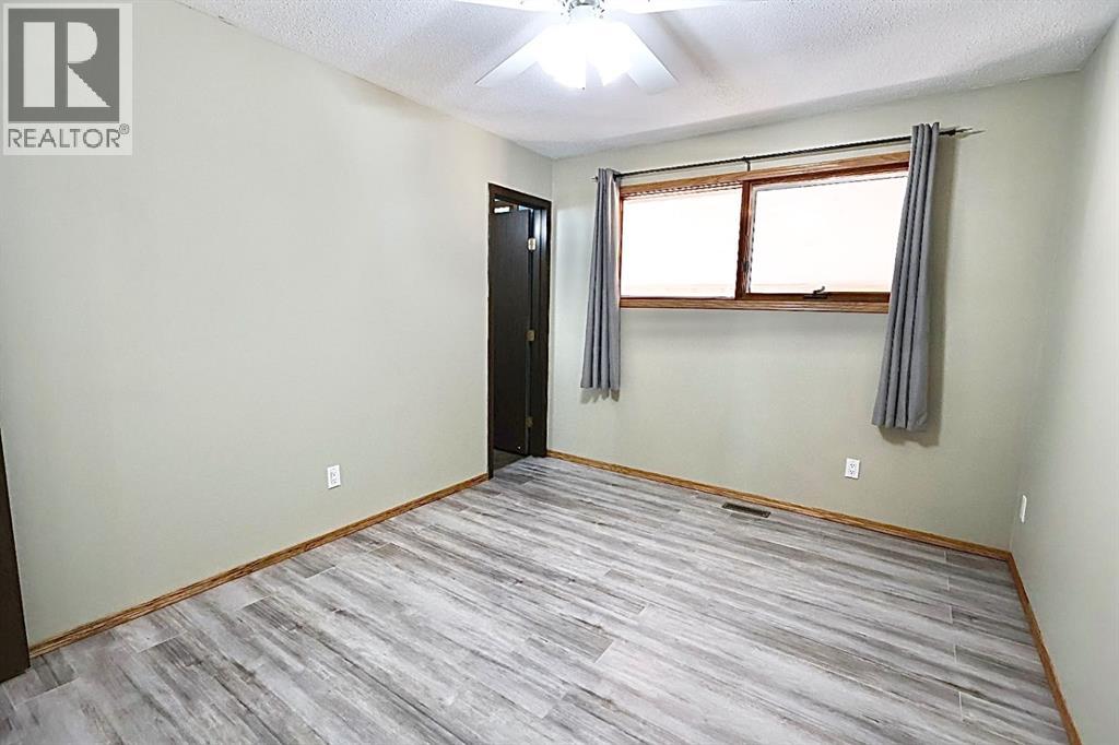 59 Greenbrook Drive E Property Photo 28