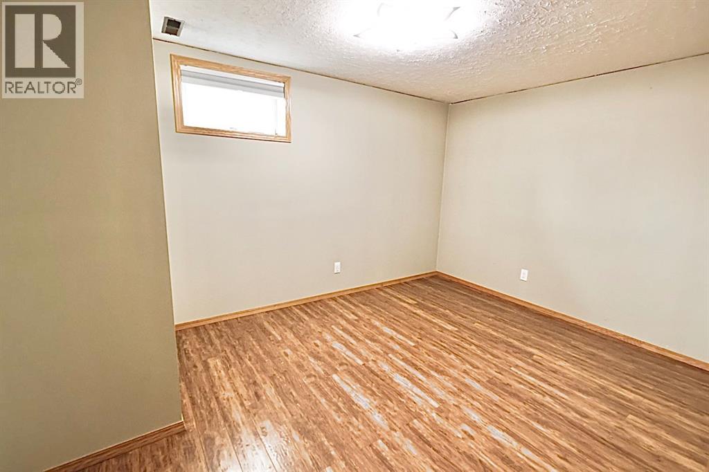 59 Greenbrook Drive E Property Photo 37