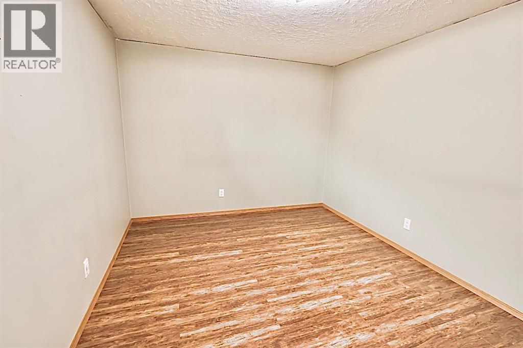 59 Greenbrook Drive E Property Photo 38