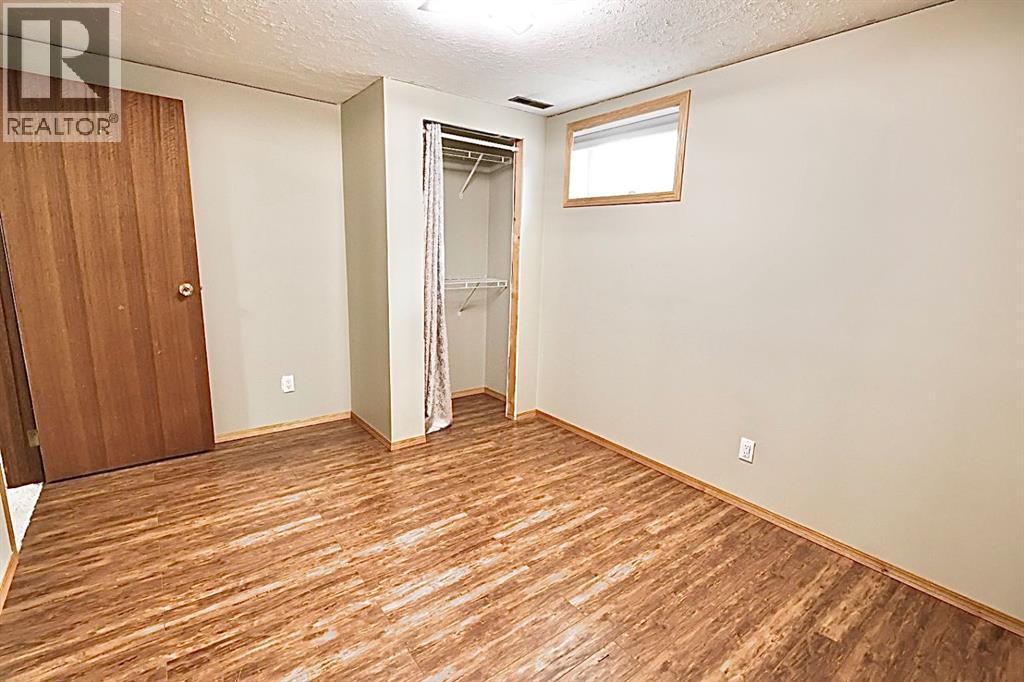 59 Greenbrook Drive E Property Photo 40