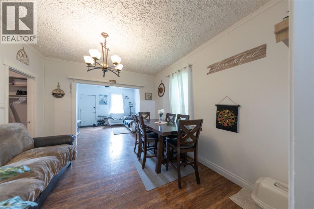 5620 49 Avenue Property Photo 7