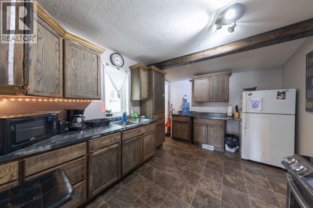 5620 49 Avenue Property Photo 10