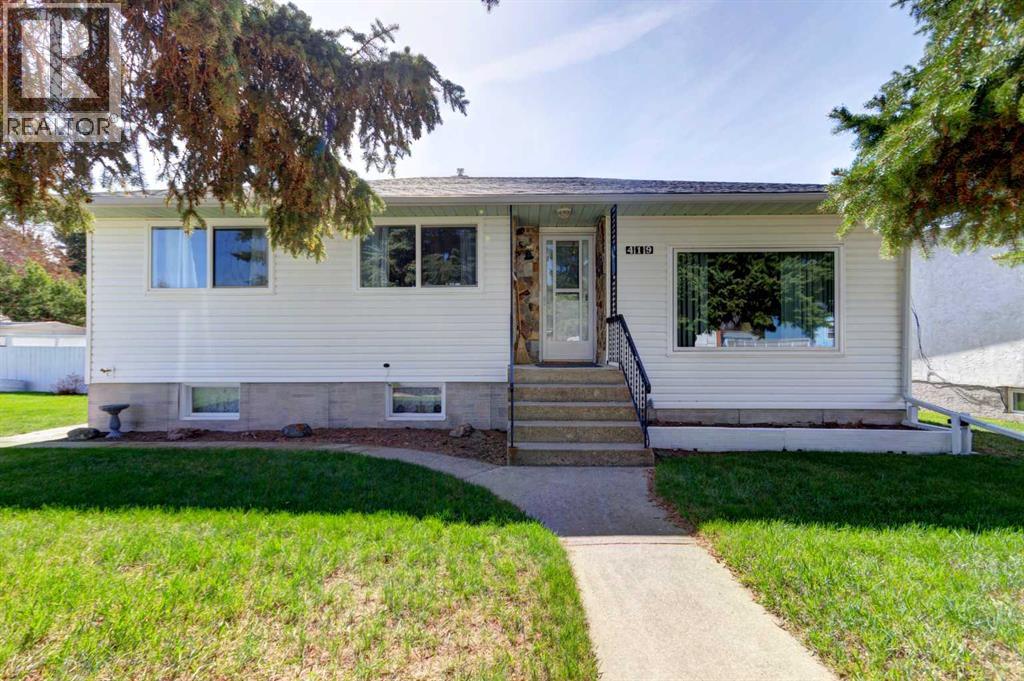 419 2 Street N Property Photo 2
