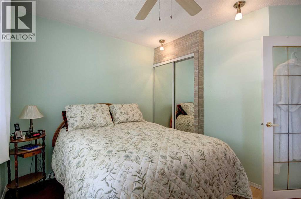 419 2 Street N Property Photo 14
