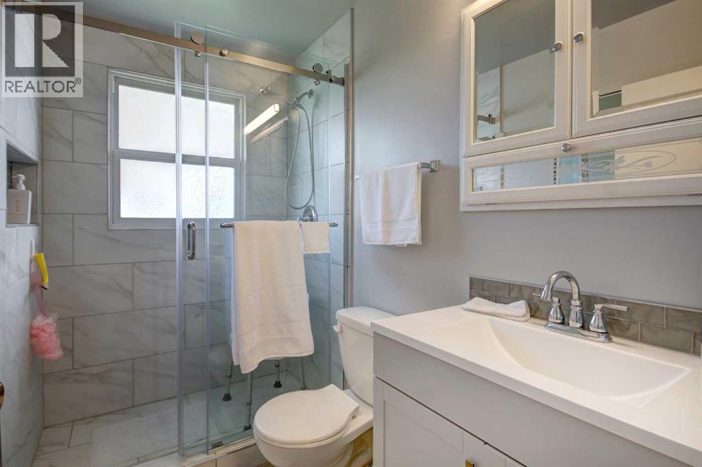 419 2 Street N Property Photo 16