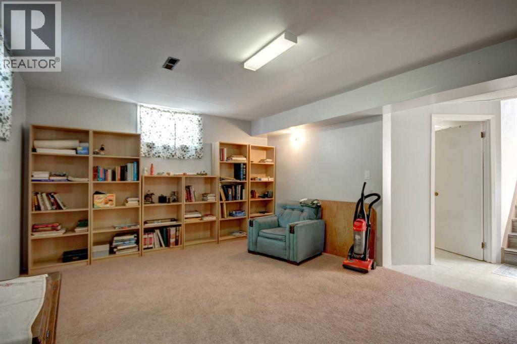 419 2 Street N Property Photo 20