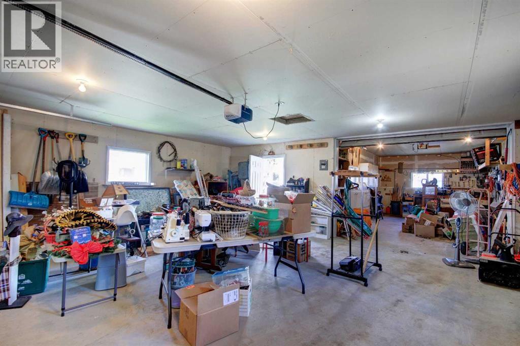 419 2 Street N Property Photo 29