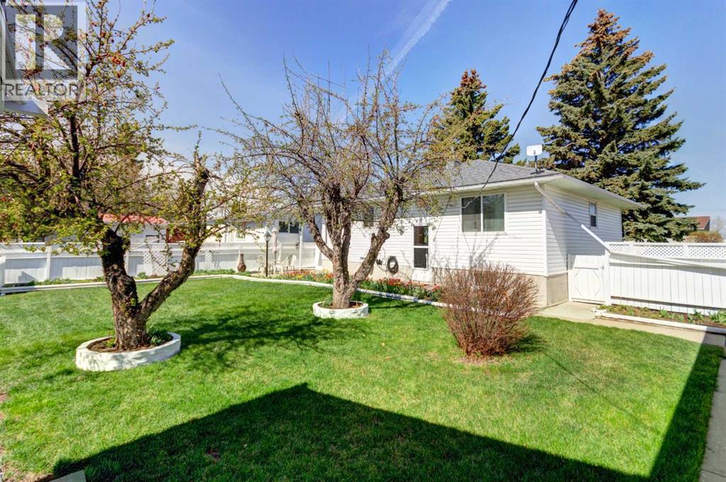 419 2 Street N Property Photo 30