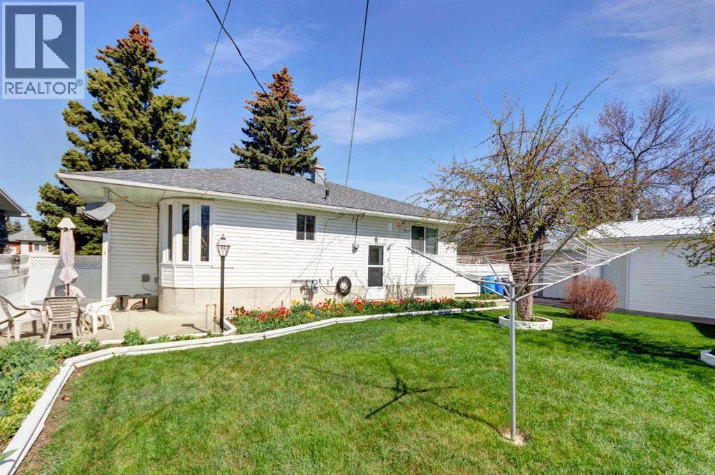 419 2 Street N Property Photo 32