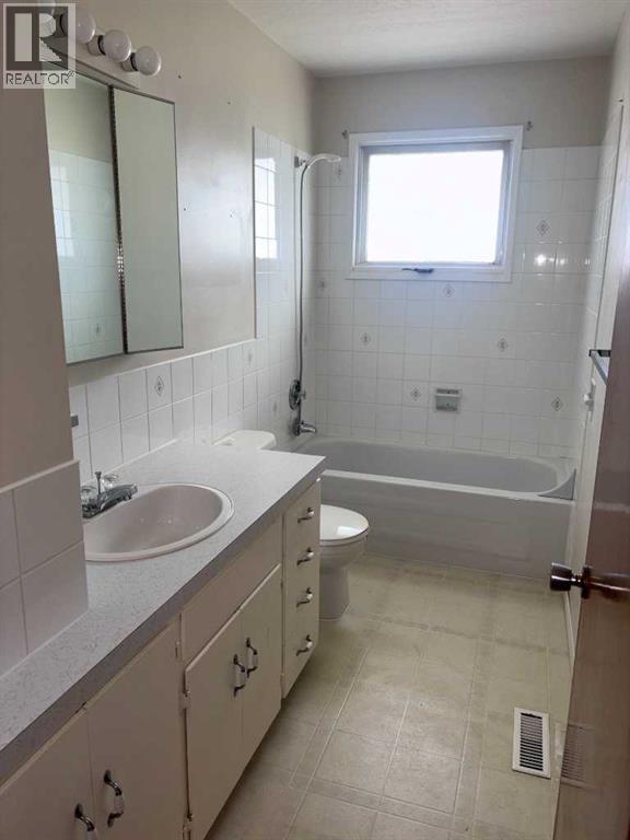 409 Centre Avenue Ne Property Photo 8