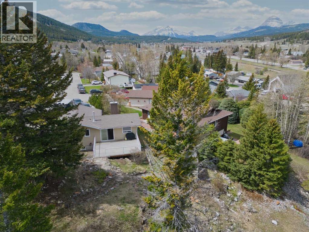 13553 18 Avenue Property Photo 3