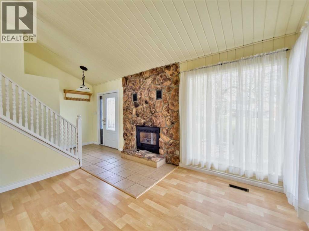 13553 18 Avenue Property Photo 5
