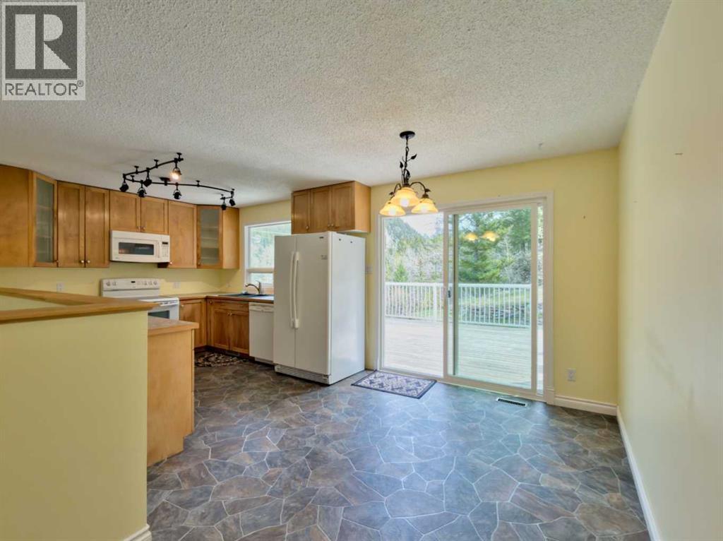 13553 18 Avenue Property Photo 8