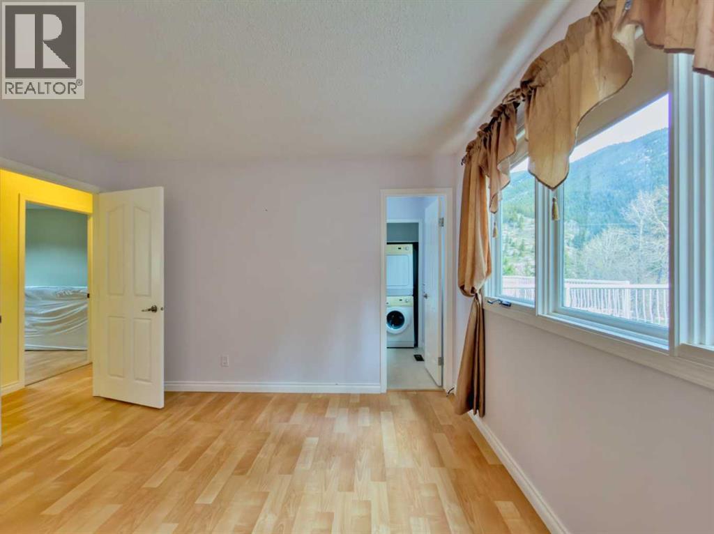 13553 18 Avenue Property Photo 15