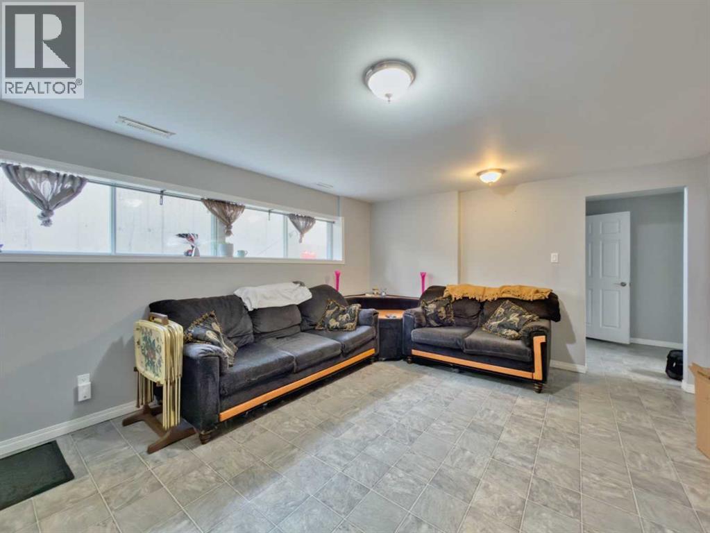 13553 18 Avenue Property Photo 21