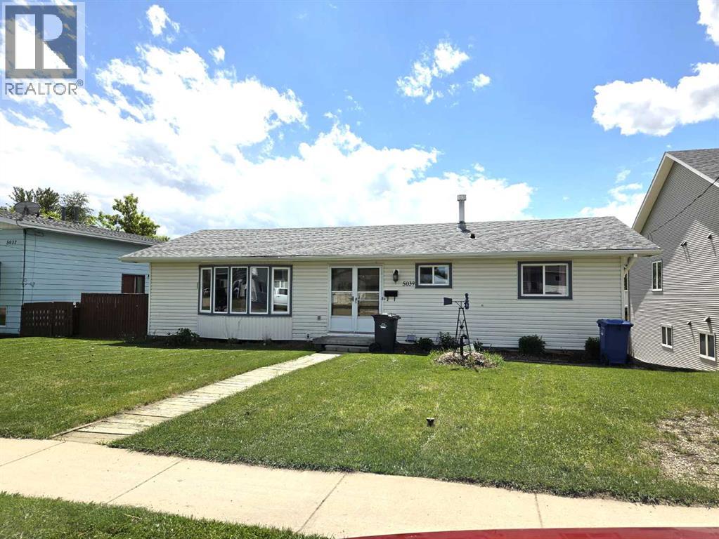 5039 56 Street E Photo de la propriété 1