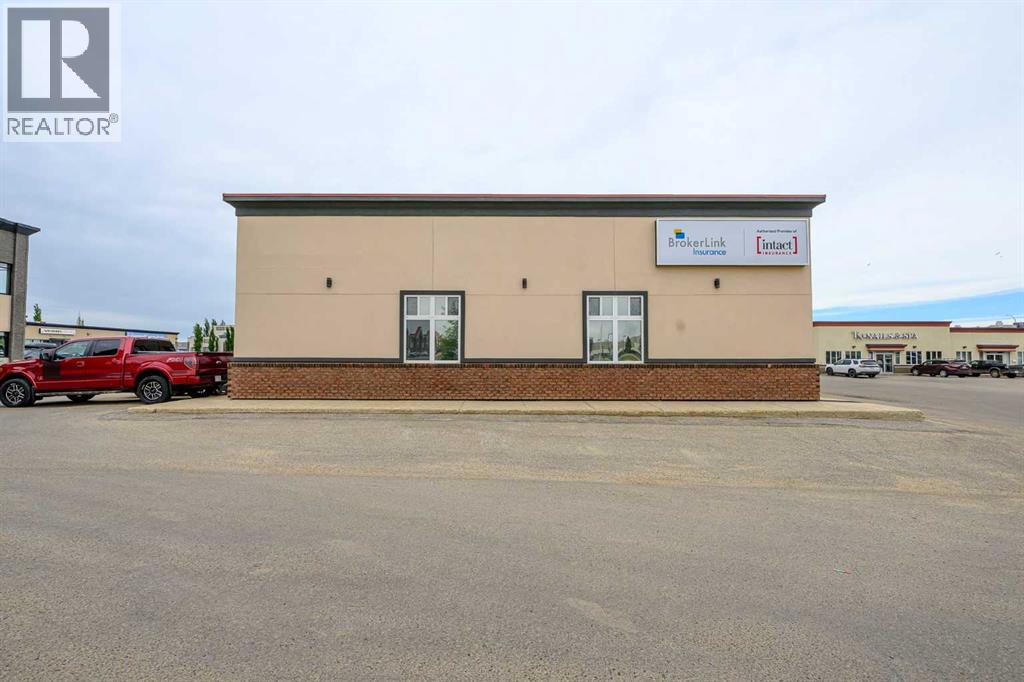11725 105 Street Property Photo 2
