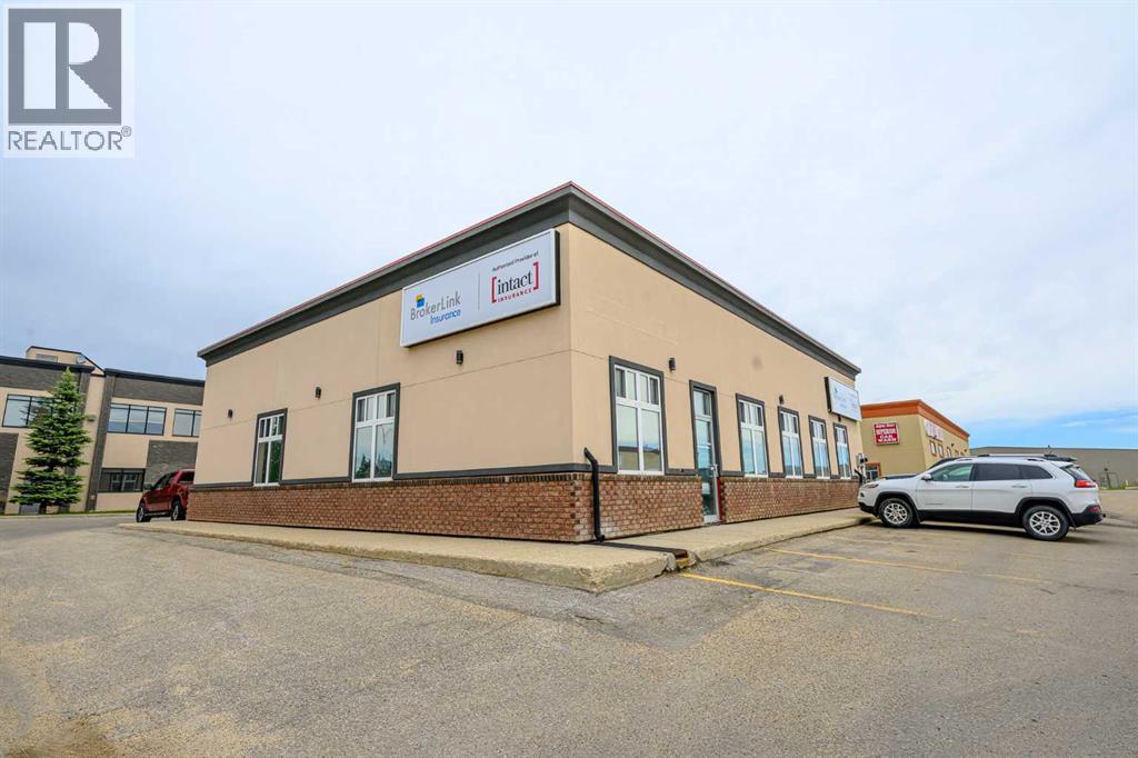 11725 105 Street Property Photo 3