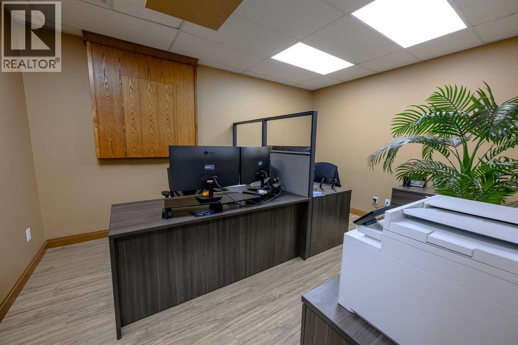 11725 105 Street Property Photo 6