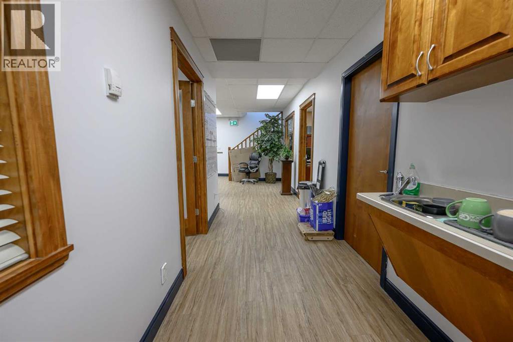 11725 105 Street Property Photo 11