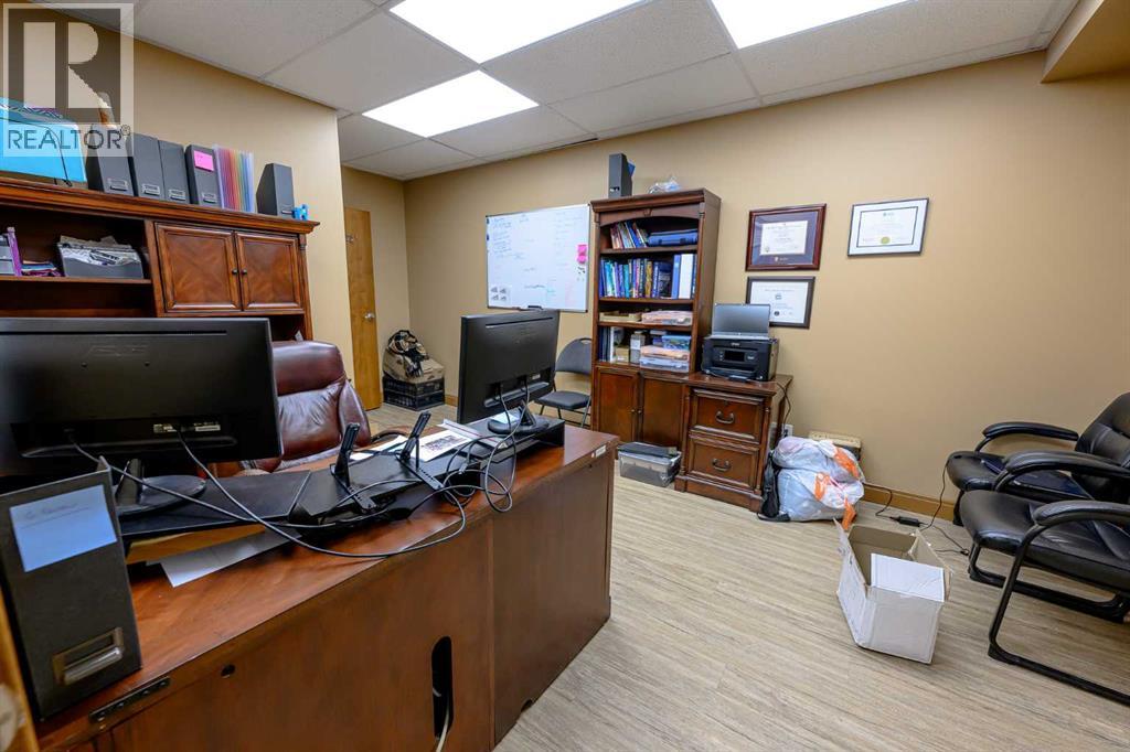 11725 105 Street Property Photo 14