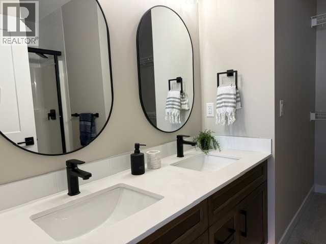 9 Gray Close Property Photo 4