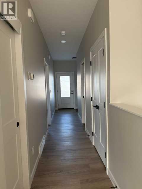 9 Gray Close Property Photo 11