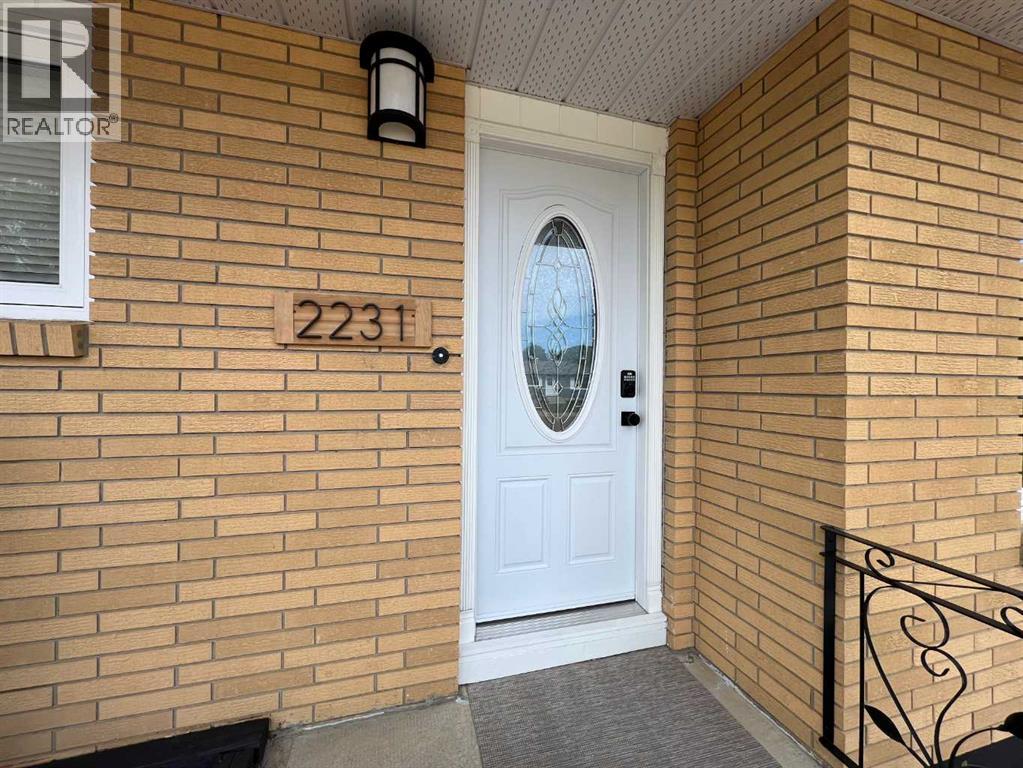 2231 20 Avenue Se Property Photo 2